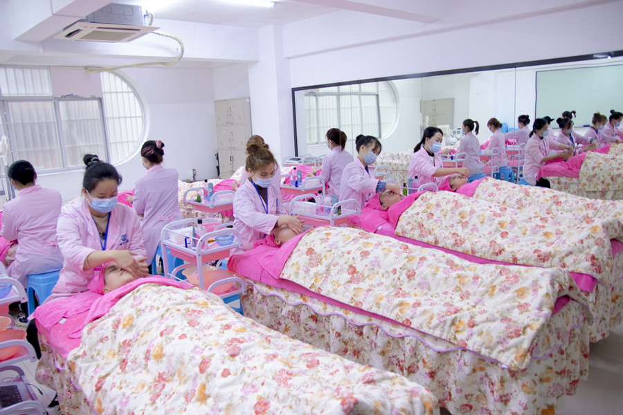 南寧美容培訓課堂環(huán)境